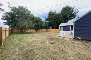 890 2nd St SE, Bandon, OR 97411 - Photo 34