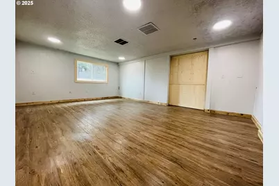 890 2nd St SE, Bandon, OR 97411 - Photo 28