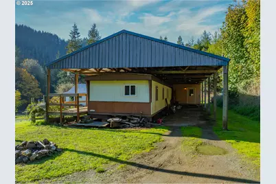 15779 Highway 42, Myrtle Point, OR 97458 - Photo 22