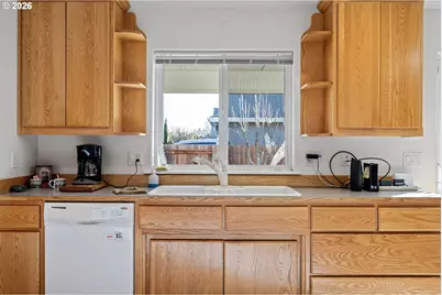 1635 Fairview Pl, Cottage Grove, OR 97424 - Photo 10