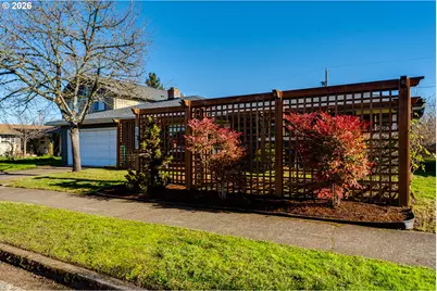2427 Polk St, Eugene, OR 97405 - Photo 2