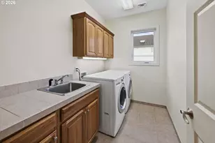 230 Round House Rd, Astoria, OR 97103 - Photo 20