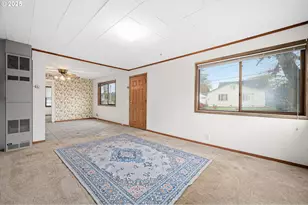 788 SW Cherry St, Dallas, OR 97338 - Photo 6