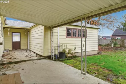 788 SW Cherry St, Dallas, OR 97338 - Photo 24