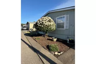 10400 SE Cook Ct, Milwaukie, OR 97222 - Photo 2