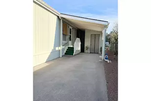 10400 SE Cook Ct, Milwaukie, OR 97222 - Photo 4