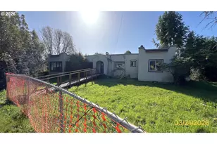 806 Railroad Ave, Myrtle Point, OR 97458 - Photo 1