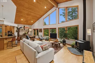 88600 Trout Pond Ln, Bandon, OR 97411 - Photo 2
