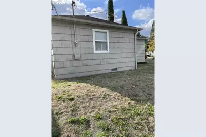 8636 NE Holladay St, Portland, OR 97220 - Photo 20