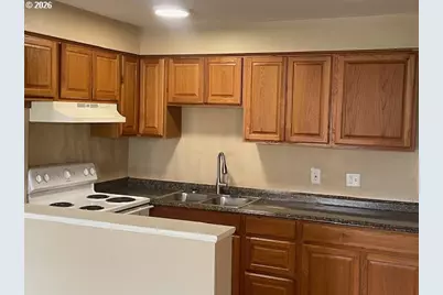 8636 NE Holladay St, Portland, OR 97220 - Photo 10