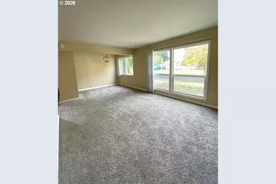 8636 NE Holladay St, Portland, OR 97220 - Photo 6