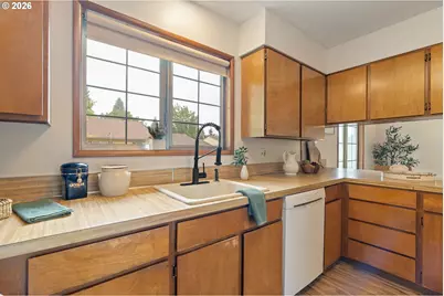 15045 NE Rose Pkwy, Portland, OR 97230 - Photo 14