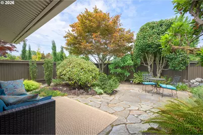 293 Roan Dr, Eugene, OR 97401 - Photo 8