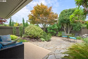 293 Roan Dr, Eugene, OR 97401 - Photo 8