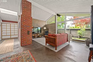 293 Roan Dr, Eugene, OR 97401 - Photo 4