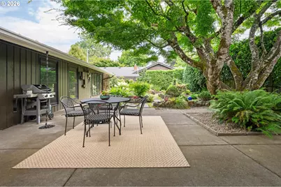 293 Roan Dr, Eugene, OR 97401 - Photo 36