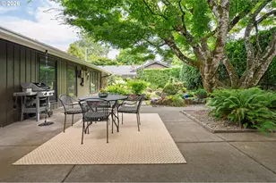 293 Roan Dr, Eugene, OR 97401 - Photo 36