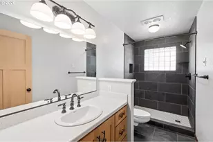 33670 McKenzie View Dr, Eugene, OR 97408 - Photo 16