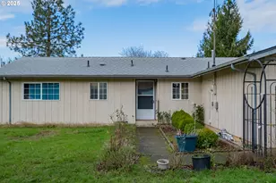 905 Ash St, Brownsville, OR 97327 - Photo 2