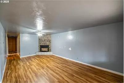 905 Ash St, Brownsville, OR 97327 - Photo 16