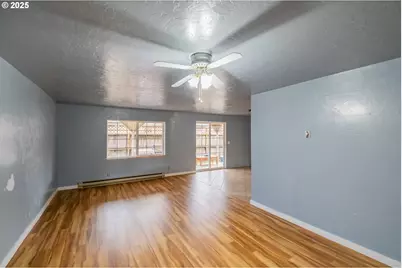 905 Ash St, Brownsville, OR 97327 - Photo 18