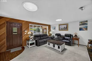 1605 Applewood Dr, Coos Bay, OR 97420 - Photo 10