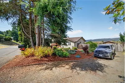 1605 Applewood Dr, Coos Bay, OR 97420 - Photo 38