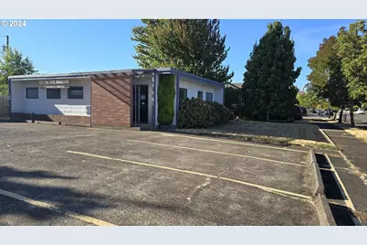 905 Queen Ave SW, Albany, OR 97321 - Photo 1