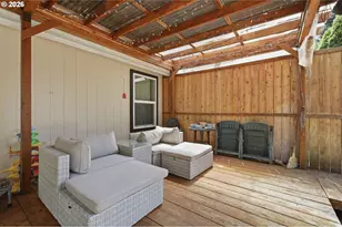 621 Westlog St, Yoncalla, OR 97499 - Photo 22