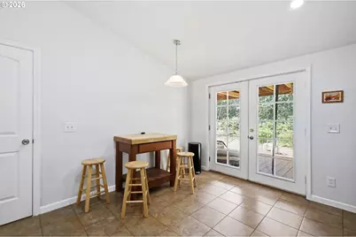 621 Westlog St, Yoncalla, OR 97499 - Photo 8