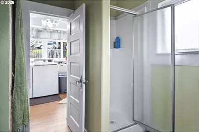 693 NE Winchester St, Roseburg, OR 97470 - Photo 22