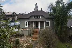 693 NE Winchester St, Roseburg, OR 97470 - Photo 1