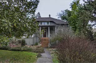 693 NE Winchester St, Roseburg, OR 97470 - Photo 2