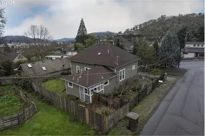 693 NE Winchester St, Roseburg, OR 97470 - Photo 44