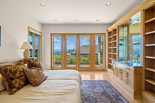 1153 SW Fairfax Pl, Portland, OR 97225 - Photo 12