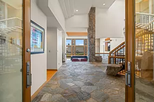 1153 SW Fairfax Pl, Portland, OR 97225 - Photo 4