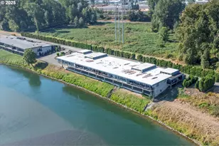 743 Marine View Dr, Longview, WA 98632 - Photo 2