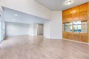 743 Marine View Dr, Longview, WA 98632 - Photo 10