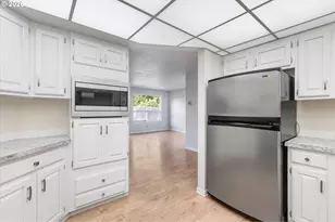 743 Marine View Dr, Longview, WA 98632 - Photo 18