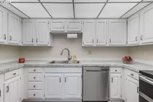 743 Marine View Dr, Longview, WA 98632 - Photo 16