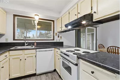 5639 SE 117th Ave, Portland, OR 97266 - Photo 8