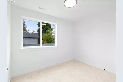 8420 SE Clay St, Portland, OR 97216 - Photo 12