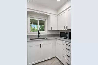 3588 Sisters View Ave, Eugene, OR 97401 - Photo 10