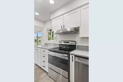 3588 Sisters View Ave, Eugene, OR 97401 - Photo 12