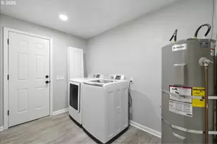 3588 Sisters View Ave, Eugene, OR 97401 - Photo 24