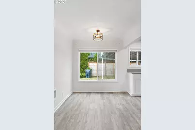 3588 Sisters View Ave, Eugene, OR 97401 - Photo 8
