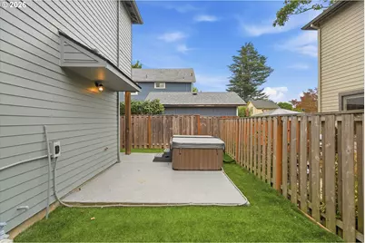 4588 NE Cleveland Ave, Portland, OR 97211 - Photo 30