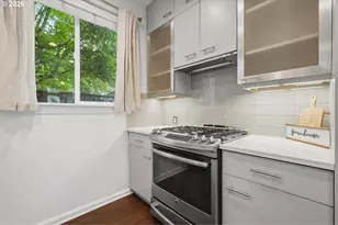 4588 NE Cleveland Ave, Portland, OR 97211 - Photo 14
