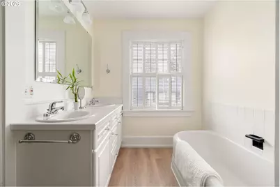 2735 SW Talbot Rd, Portland, OR 97201 - Photo 32