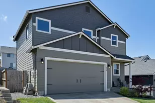 976 NE Trillium Dr, Estacada, OR 97023 - Photo 4